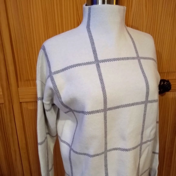 Max Studio - Picture 3 of 6